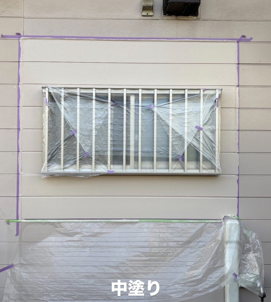 冊子の調色塗装の中塗り